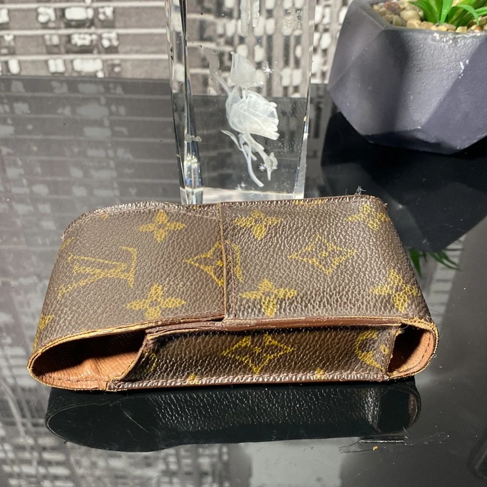 Authentic Louis Vuitton Monogram Case - Picture 12 of 16